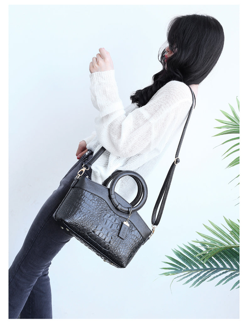 Sable™ | Classic Leather Shoulder Bag from Heritage